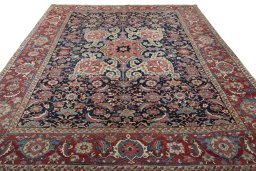 Surface texture of 1930s Heriz rug with natural Wool and intricate pattern