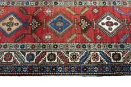 Close-up detail of 1950s Heriz rug from Iran / Persia showing Wool weave