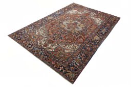 Corner detail of 1930s Heriz rug showing border pattern and Wool pile