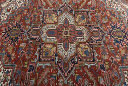 Central medallion detail of 1930s Heriz rug from Iran / Persia