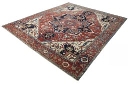 Corner detail of 1930s Heriz rug showing border pattern and Wool pile