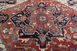 Central medallion detail of 1930s Heriz rug from Iran / Persia
