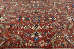 Central medallion detail of 1930s Heriz rug from Iran / Persia