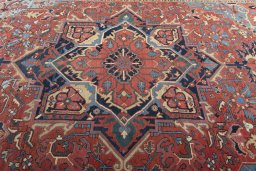 Central medallion detail of 1930s Heriz rug from Iran / Persia