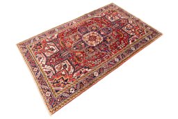 Close-up detail of 1985s Heriz rug from Iran / Persia showing Wool weave