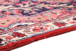 Central medallion detail of 1920s Heriz rug from Iran / Persia