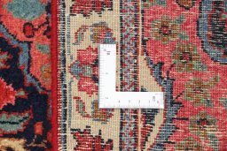 Close-up detail of 1920s Heriz rug from Iran / Persia showing Wool weave