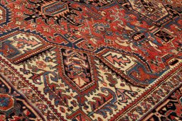 Backside of handmade 1990s Heriz rug showing knot structure and weave density