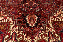 Corner detail of 2005s Heriz rug showing border pattern and Wool pile