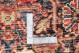 Central medallion detail of 2005s Heriz rug from Iran / Persia