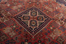 Central medallion detail of 2000s Joshagan rug from Iran / Persia
