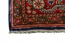 Central medallion detail of 2000s Jozan rug from Iran / Persia