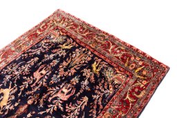 Surface texture of 1975s Koliai rug with natural Wool and intricate pattern