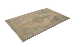 Corner detail of 1920s Kurdi rug showing border pattern and Wool pile