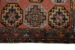 Central medallion detail of 2000s Kurdi rug from Iran / Persia