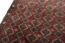 Backside of handmade 1970s Kurdi rug showing knot structure and weave density