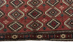 Central medallion detail of 1970s Kurdi rug from Iran / Persia