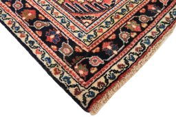 Central medallion detail of 1980s Lilian rug from Iran / Persia