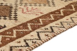 Central medallion detail of 1940s Lori rug from Iran / Persia
