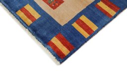 Surface texture of New Lori rug with natural Wool and intricate pattern