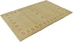 Corner detail of New Lori rug showing border pattern and Wool pile