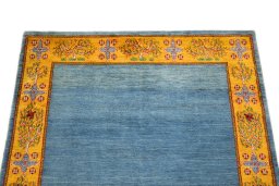Surface texture of 2010s Lori rug with natural Wool and intricate pattern