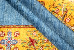 Close-up detail of 2010s Lori rug from Iran / Persia showing Wool weave