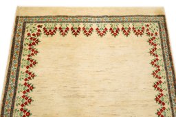 Surface texture of New Lori rug with natural Wool and intricate pattern