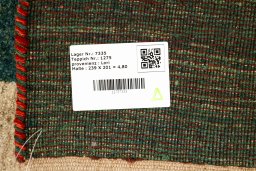 Corner detail of New Lori rug showing border pattern and Wool pile