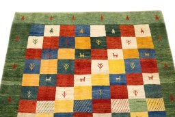 Surface texture of New Lori rug with natural Wool and intricate pattern