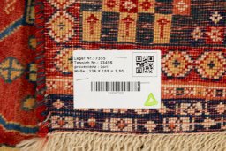 Corner detail of New Lori rug showing border pattern and Wool pile