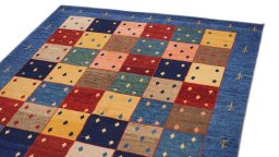 Surface texture of New Lori rug with natural Wool and intricate pattern
