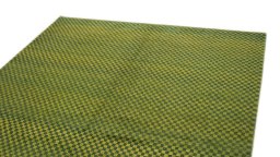 Surface texture of New Lori rug with natural Wool and intricate pattern