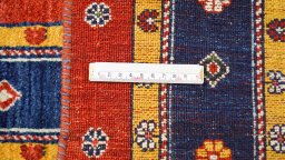 Corner detail of New Lori rug showing border pattern and Wool pile