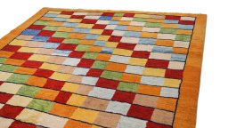 Surface texture of New Lori rug with natural Wool and intricate pattern