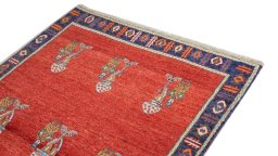 Surface texture of New Lori rug with natural Wool and intricate pattern