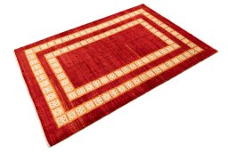Corner detail of New Lori rug showing border pattern and Wool pile