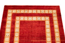 Surface texture of New Lori rug with natural Wool and intricate pattern
