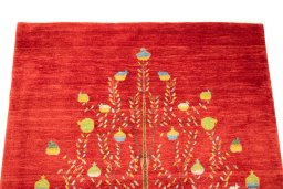 Surface texture of New Lori rug with natural Wool and intricate pattern