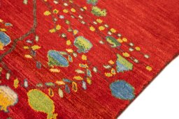Central medallion detail of New Lori rug from Iran / Persia