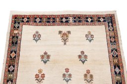 Surface texture of New Lori rug with natural Wool and intricate pattern