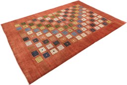 Corner detail of New Lori rug showing border pattern and Wool pile