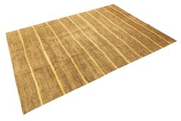 Corner detail of New Lori rug showing border pattern and Wool pile
