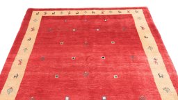 Surface texture of New Lori rug with natural Wool and intricate pattern