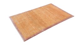 Corner detail of New Lori rug showing border pattern and Wool pile