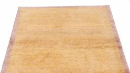 Surface texture of New Lori rug with natural Wool and intricate pattern