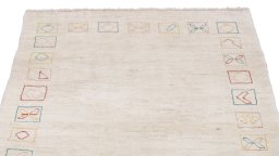 Surface texture of New Lori rug with natural Wool and intricate pattern