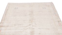 Surface texture of New Lori rug with natural Wool and intricate pattern