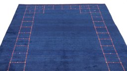 Surface texture of New Lori rug with natural Wool and intricate pattern