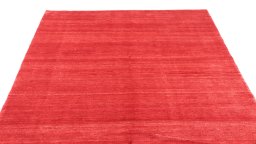 Surface texture of New Lori rug with natural Wool and intricate pattern